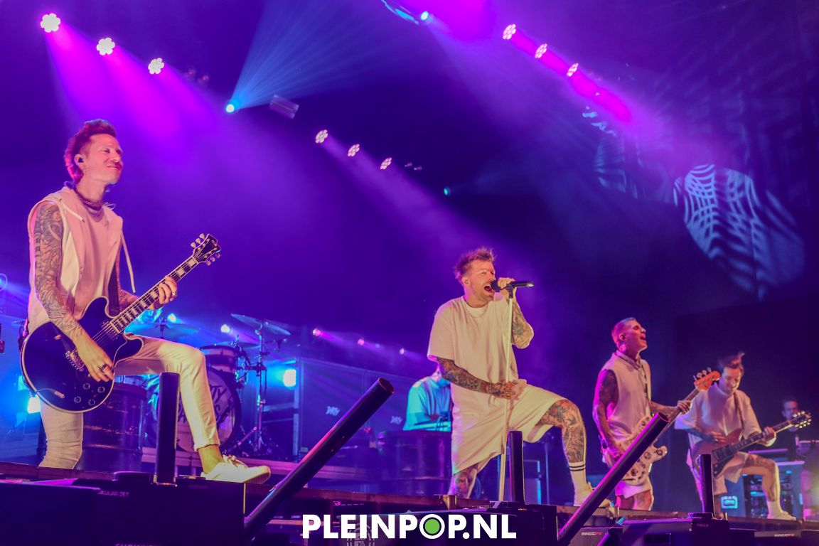 THE DIRTY DADDIES     (97)